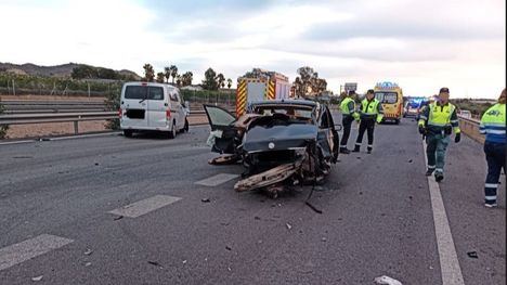 Fallece en un accidente en la autovía con seis vehículos implicados
