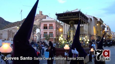Los Moraos reviven en su procesión de Jueves Santo la Última Cena