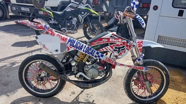 La Policía de Librilla arresta al conductor de una moto que intentó huir al ver a los agentes