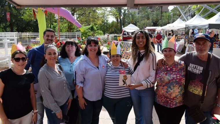Vuelve la vida, colores, aromas y sonrisas a la Plaza de la Constitución