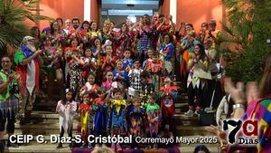 Una multitud apoya al CEIP G. Díaz-S.Cristóbal en su nombramiento como Corremayo Mayor