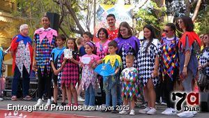 Entrega de premios a los ganadores de los concursos de mayos, cruces y decoración