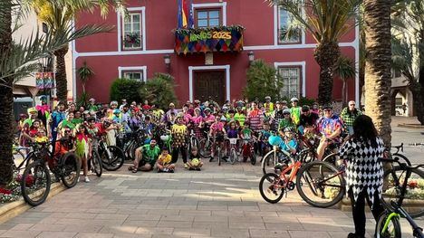 Los Mayos en Bici, una actividad familiar que ha reunido a más de un centenar de vecinos
