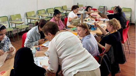 El Candil inicia un curso de costura en Librilla para favorecer las opciones laborales
