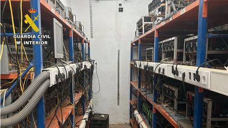 Desmantelan en Totana una granja para minado de criptomonedas