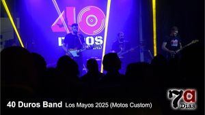 La XXXIII Motos Custom abre sus conciertos con 40 Duros Band