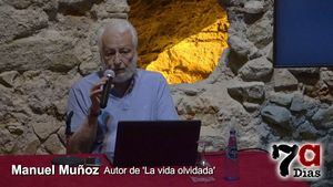 Manuel Muñoz lleva al Museo de Los Baños su libro 'La vida olvidada'