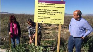 Nuevas señales en La Alcanara resaltan su valor medioambiental