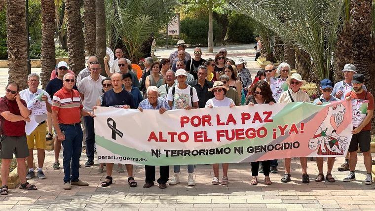 Nueva concentración en Alhama por la paz y por una Palestina libre