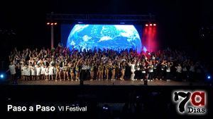 Espectacular y divertido festival de baile de los alumnos de Paso a Paso