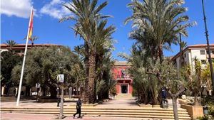 PP: El PSOE, IU y Sibina imponen una reforma faraónica en la Plaza de la Constitución