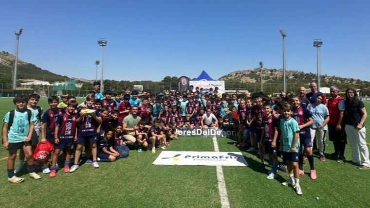 Eva Navarro visita Yecla para participar en un clinic deportivo con la Fundación Primafrio