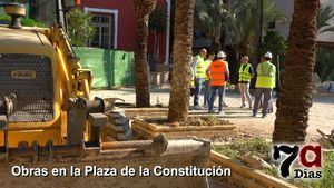 El Ayuntamiento trata de coordinar el trabajo para acabar a tiempo la obra de la Constitución