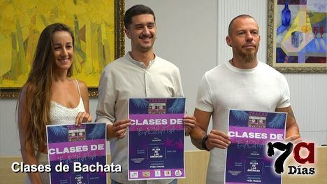 La Peña Trakas ofrece clases de bachata en la Plaza de las Américas