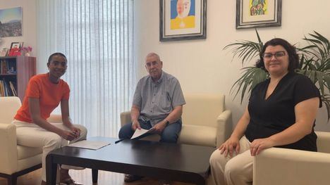 Firma del convenio del Ayuntamiento con el Paso Morado