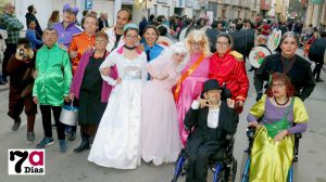 VÍDEO/FOTOS La alegría se adueña de calles en el desfile de Carnaval