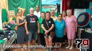 Gebas abre sus fiestas con una exposición de un curso de ganchillo