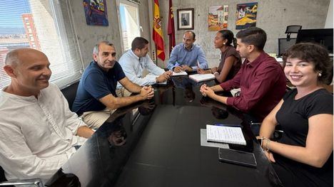 Ayuntamiento y CARM repasan necesidades educativas de Alhama