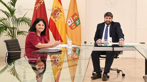 El presidente de la Comunidad, Fernando López Miras, se reunió este martes en el Palacio de San Esteban con la alcaldesa de Librilla, María del Mar Hernández