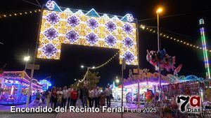 Las luces, la música, la alegría y las atracciones llenan el Recinto Ferial