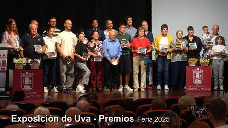 La alcaldesa señala que la Exposición de Uva ha llegado a su 57ª edición por los agricultores