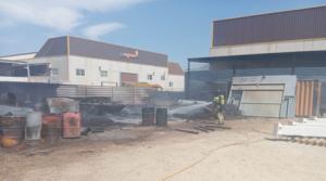 Finaliza la intervención en el incendio del Parque Industrial Vista Bella de Librilla