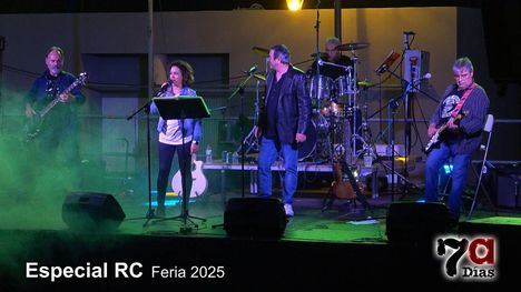 Especial RC aprovecha su concierto de Feria para incorporar a Sara Cerón a la banda