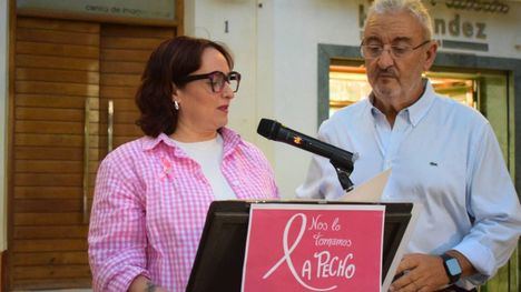 IU: 'Alhama se empapó de rosa en el Día Contra el Cáncer de Mama'