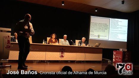 Baños destaca el valor de las aportaciones de vecinos a la muestra de los Héroes de África