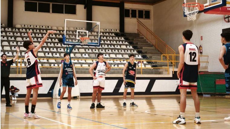 Pese a la derrota, el Cadete plata avanza hacia su objetivo