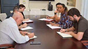 Rosa Sánchez: "Hemos acordado estudiar la recuperación de los salones sociales"