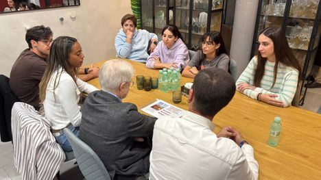 PSOE: 'Encuentro con jóvenes alhameñas'