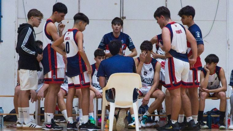 Mal inicio y buen despertar del Cadete Plata en una pista difícil