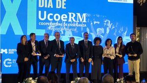 El Azaraque recibe el premio de Cooperativa de Enseñanza del Año