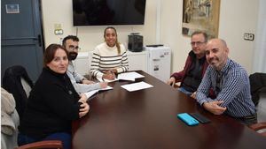 El Ayuntamiento firma un convenio con la Asociación Vihsibles