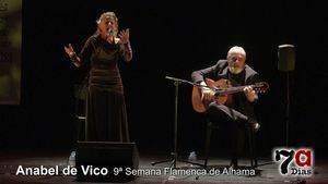 El cante puro de Anabel de Vico se apodera del Teatro Velasco