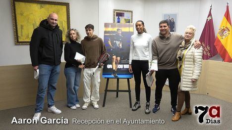 La alcaldesa y el edil de Deportes reciben a Aarón García