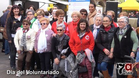 Decenas de voluntarios inundan Alhama cada día con su solidaridad