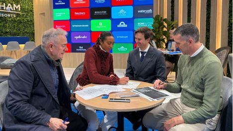 Se sella en Fitur la construcción del hotel de lujo en Condado