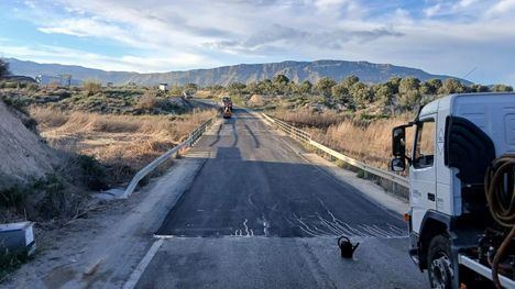 Finaliza la reparación de la carretera de acceso al polígono