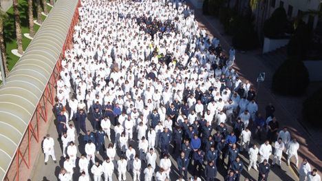 Minuto de silencio de los trabajadores de ElPozo en memoria de José Fuertes