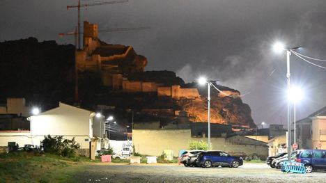 Nuevas luminarias LED en el aparcamiento de Los Secanos