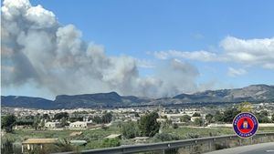 La alcaldesa de Alhama ofrece todos los medios del municipio a Totana ante el incendio