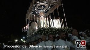 Imponente Procesión del Silencio con ecos de saetas y de trompeta