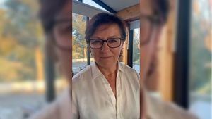 Sánchez Blesa dedica una poesía a quienes la critican en las redes