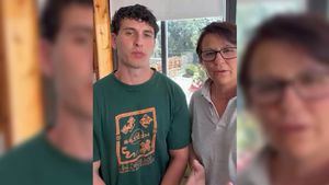 Blesa y su hijo critican los gritos racistas del partido España-Egipto