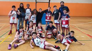 Los alevines iniciaron bien el partido, pero la defensa fue buena