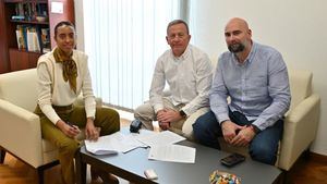 El Ayuntamiento firma un convenio con el Club Ciclista Sierra Espuña