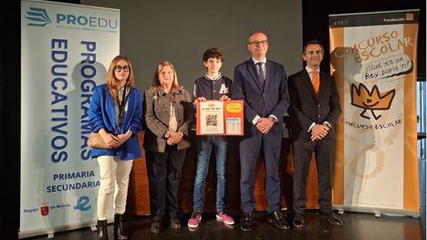 Un alumno del Azaraque representará a la Región en el 45º concurso ¿Qué es un rey para ti?