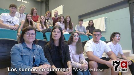 Alumnos del IES Valle de Leiva estrenan el musical 'Los sueños no duermen' en el Velasco